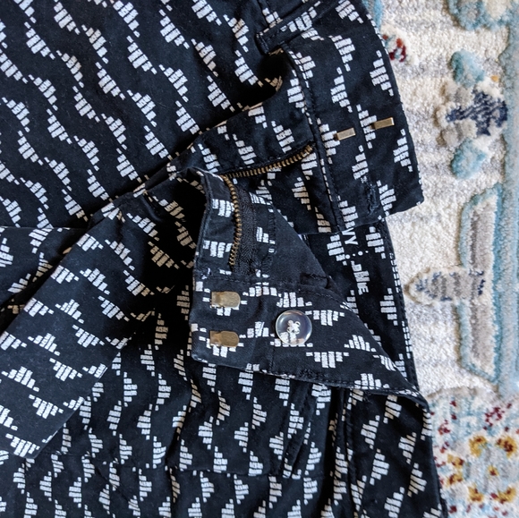 Old Navy Pixie Shorts - Picture 2 of 6